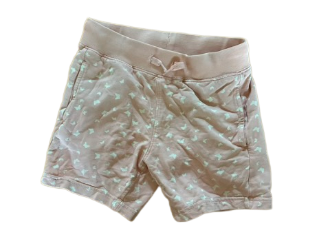 Rosa shorts med vita fjärilar